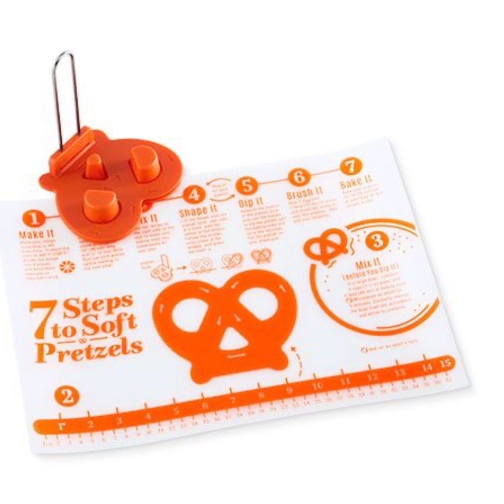Pampered Chef Ultimate Soft Pretzel-Making Utensil‎